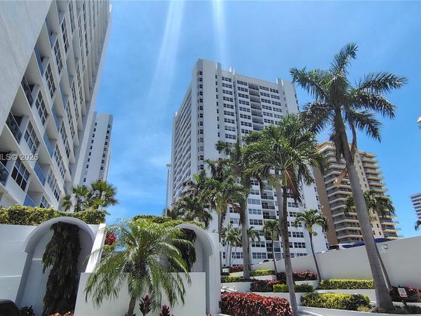 1904 S Ocean Dr, Unit 1807, Hallandale Beach, FL 33009