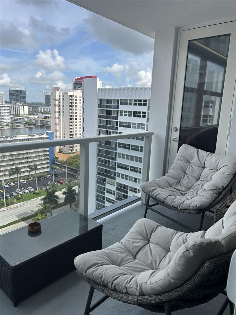 1904 S Ocean Dr, Unit 1807, Hallandale Beach, FL 33009 Photo