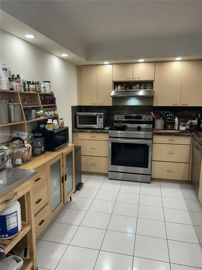 1904 S Ocean Dr, Unit 1807, Hallandale Beach, FL 33009 Photo