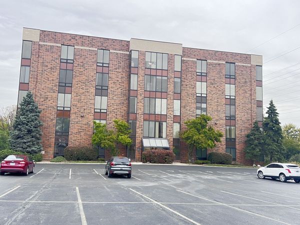 7808 W COLLEGE Drive , Unit LL6, Palos Heights, IL 60463
