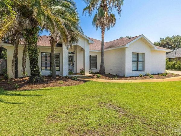 1194 Jaguar Cir, Gulf Breeze, FL 32563