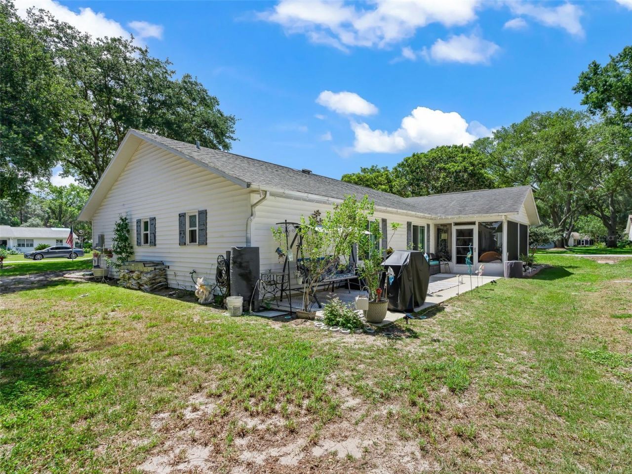 1622 New Abbey Avenue , Leesburg, FL 34788 Photo