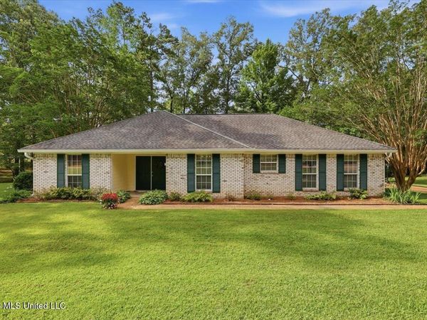 120 Robinson Cove, Byram, MS 39272