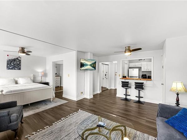 215 Piedmont Avenue NE, Unit 305, Atlanta, GA 30308