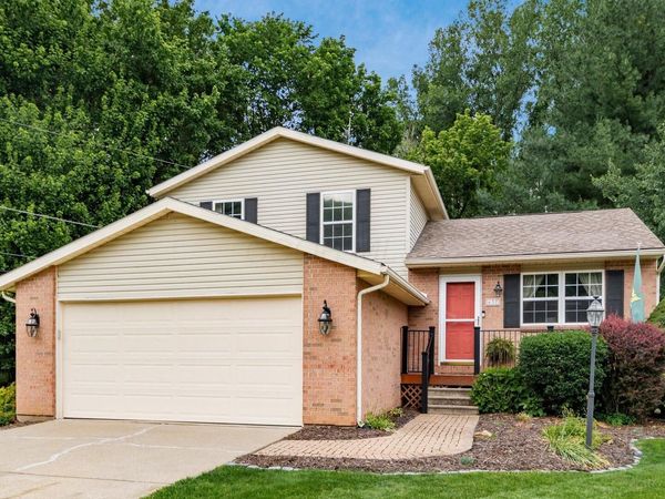 637 Livingston Court, Heath, OH 43056