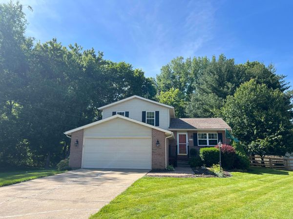 637 Livingston Court , Heath, OH 43056