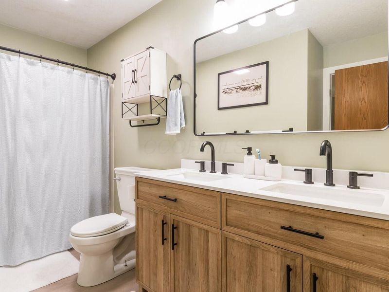 637 Livingston Court, Heath, OH 43056 Photo 13