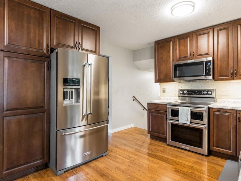 637 Livingston Court, Heath, OH 43056 Photo 6