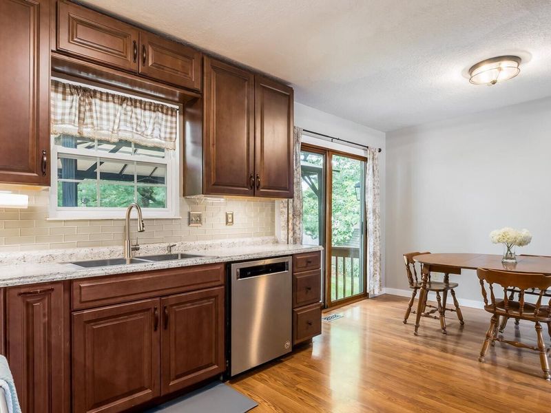637 Livingston Court, Heath, OH 43056 Photo 8