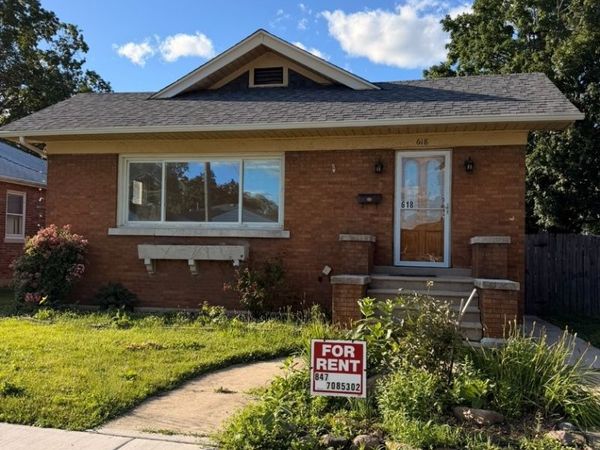 618 E 12th Street , Lockport, IL 60441