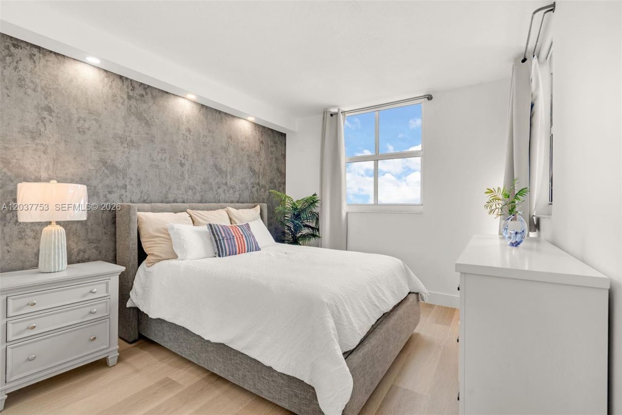 1250 S Miami Ave , Unit 2305, Miami, FL 33130 Photo