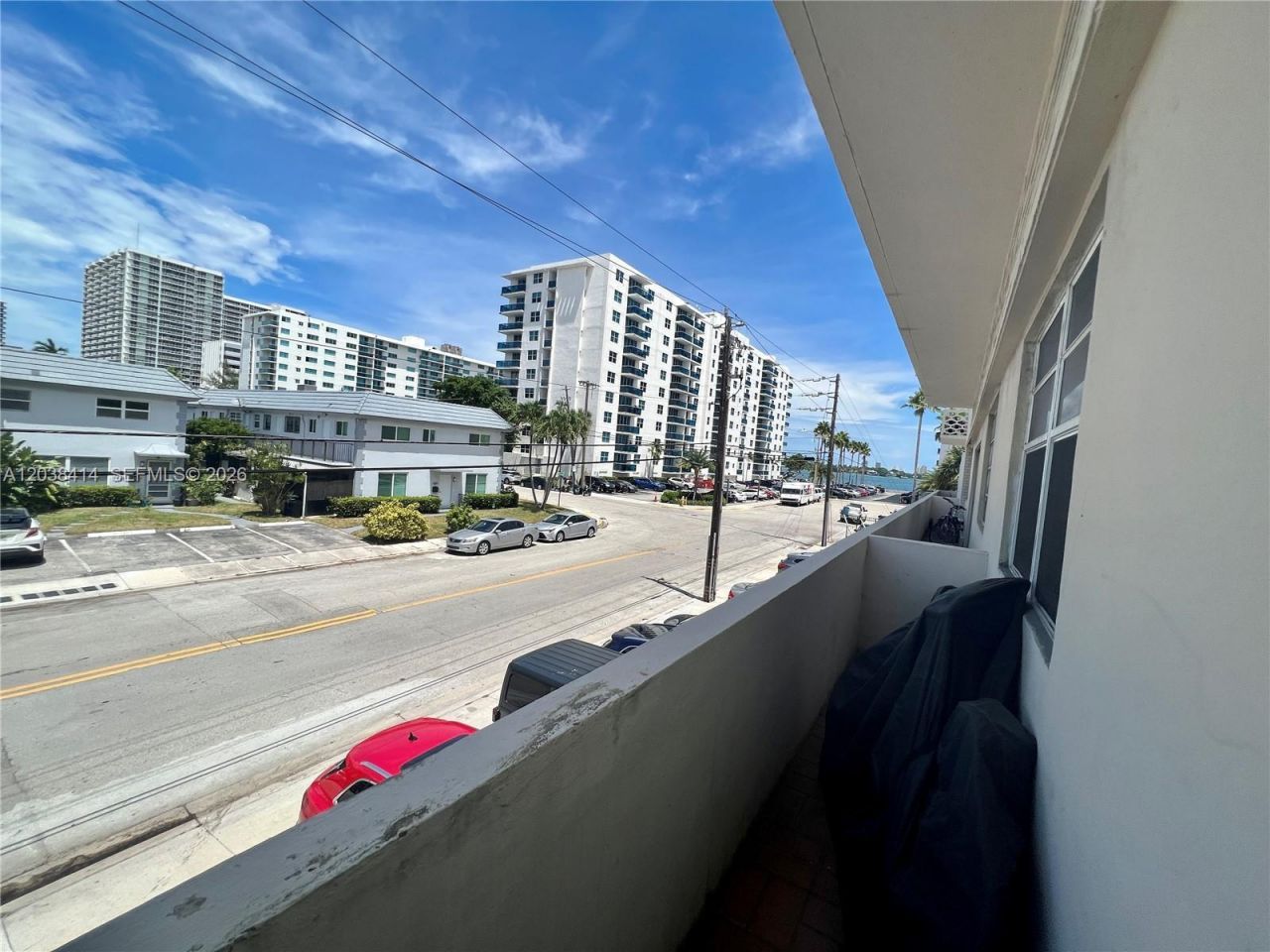 1880 S Treasure Dr , Unit 2G, North Bay Village, FL 33141 Photo