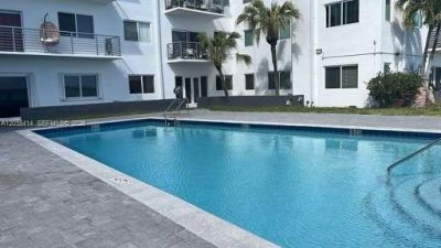1880 S Treasure Dr , Unit 2G, North Bay Village, FL 33141 Photo