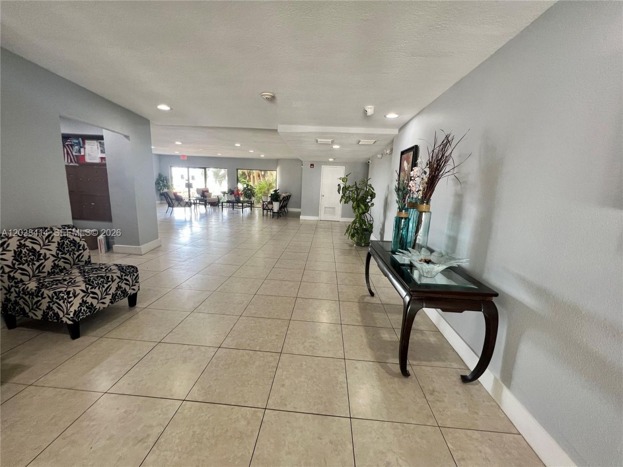 1880 S Treasure Dr , Unit 2G, North Bay Village, FL 33141 Photo