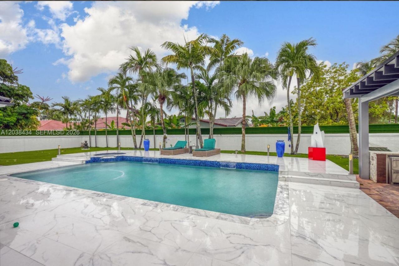 11390 SW 30th St , Miami, FL 33165 Photo