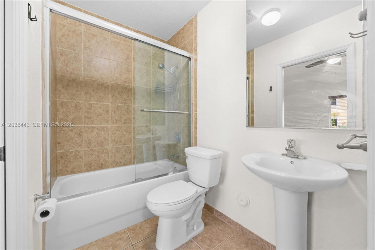 7362 NW 179th Ter , Unit 7362, Hialeah, FL 33015 Photo
