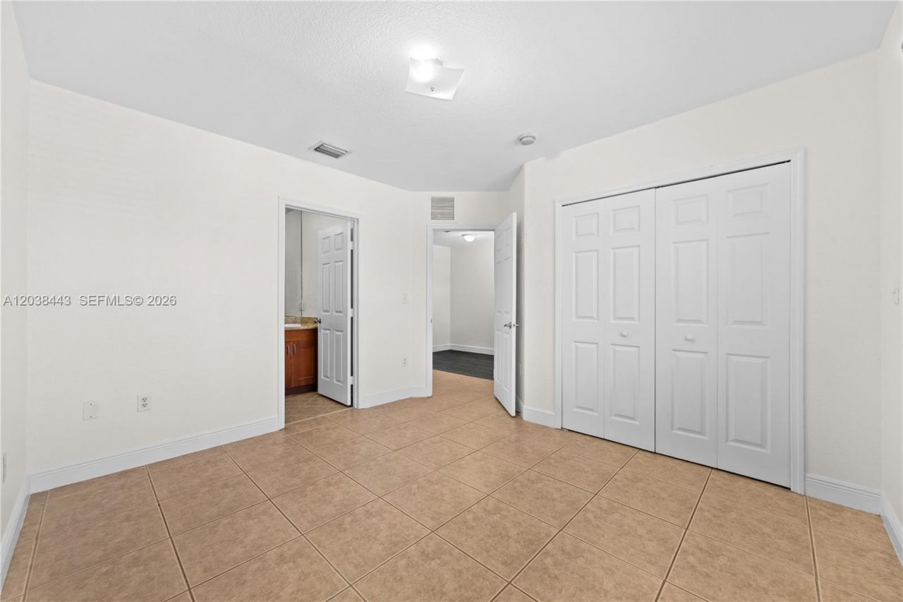 7362 NW 179th Ter , Unit 7362, Hialeah, FL 33015 Photo
