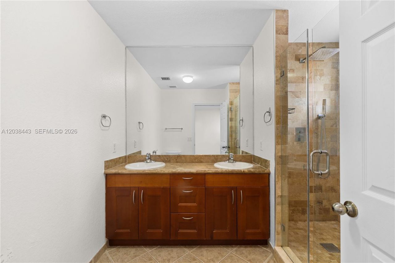 7362 NW 179th Ter , Unit 7362, Hialeah, FL 33015 Photo