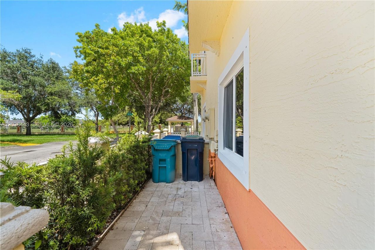 7362 NW 179th Ter , Unit 7362, Hialeah, FL 33015 Photo