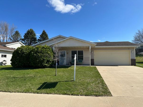 4552 Manor Brook Drive NW, Rochester, MN 55901