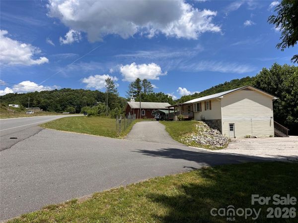 422 US Highway 19E Highway , Spruce Pine, NC 28777