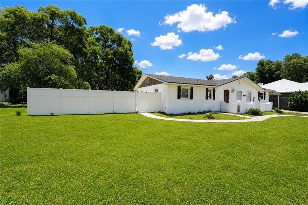 655 SW Pointview Rd , Keystone Heights, FL 32656 Photo