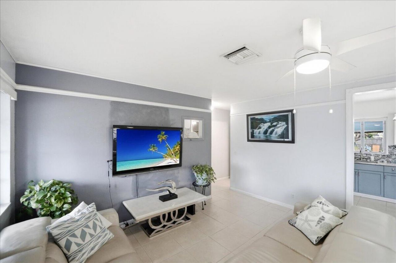 1219 N E Street, Lake Worth, FL 33460 Photo