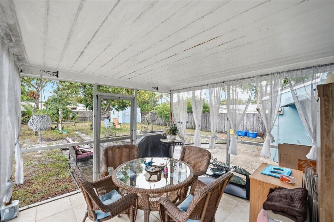 1219 N E Street, Lake Worth, FL 33460 Photo