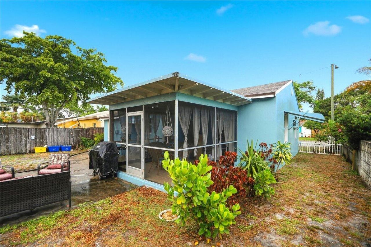 1219 N E Street, Lake Worth, FL 33460 Photo