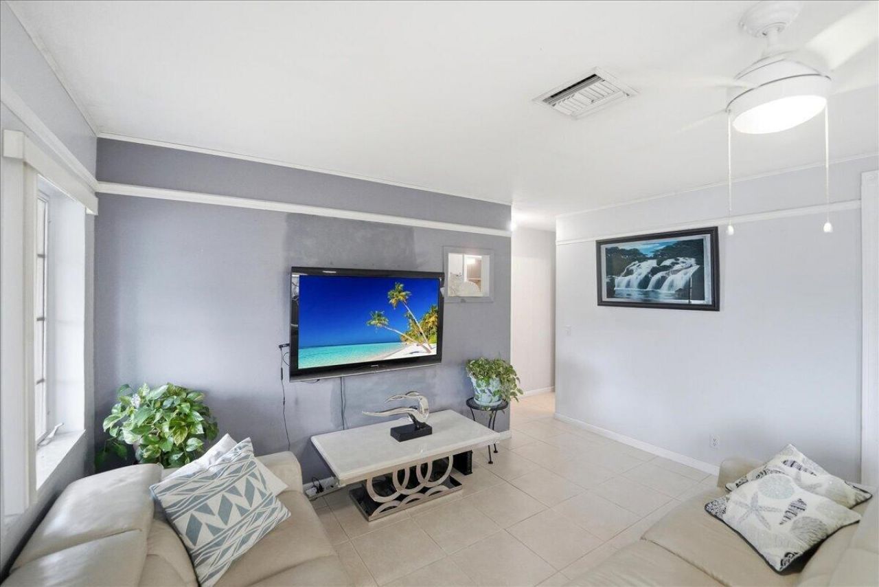 1219 N E Street, Lake Worth, FL 33460 Photo