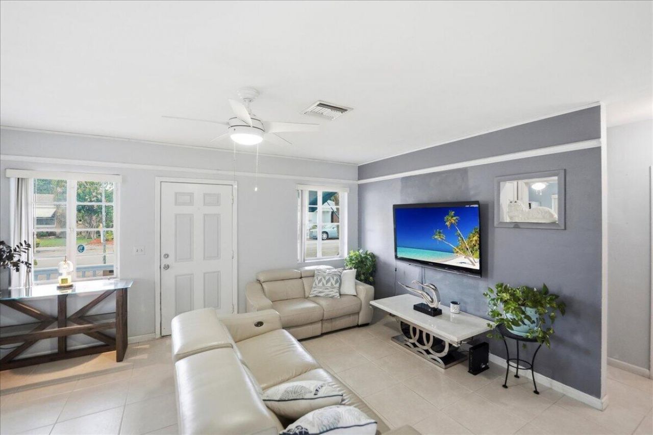 1219 N E Street, Lake Worth, FL 33460 Photo