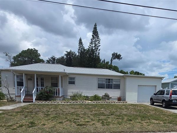 146 NE MADISON CIRCLE N, ST PETERSBURG, FL 33702