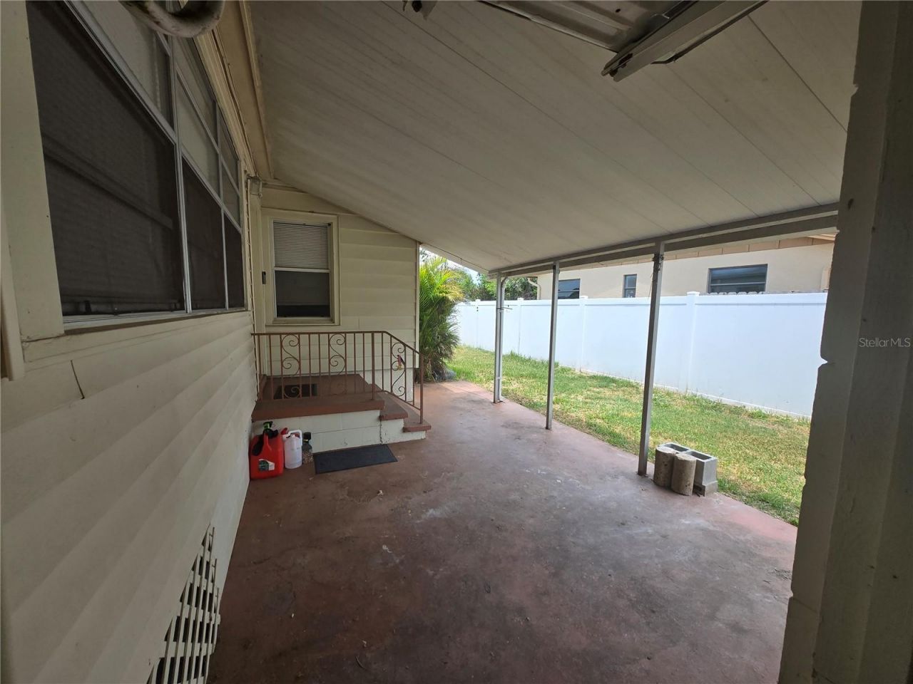 146 NE Madison Circle N, Saint Petersburg, FL 33702 Photo