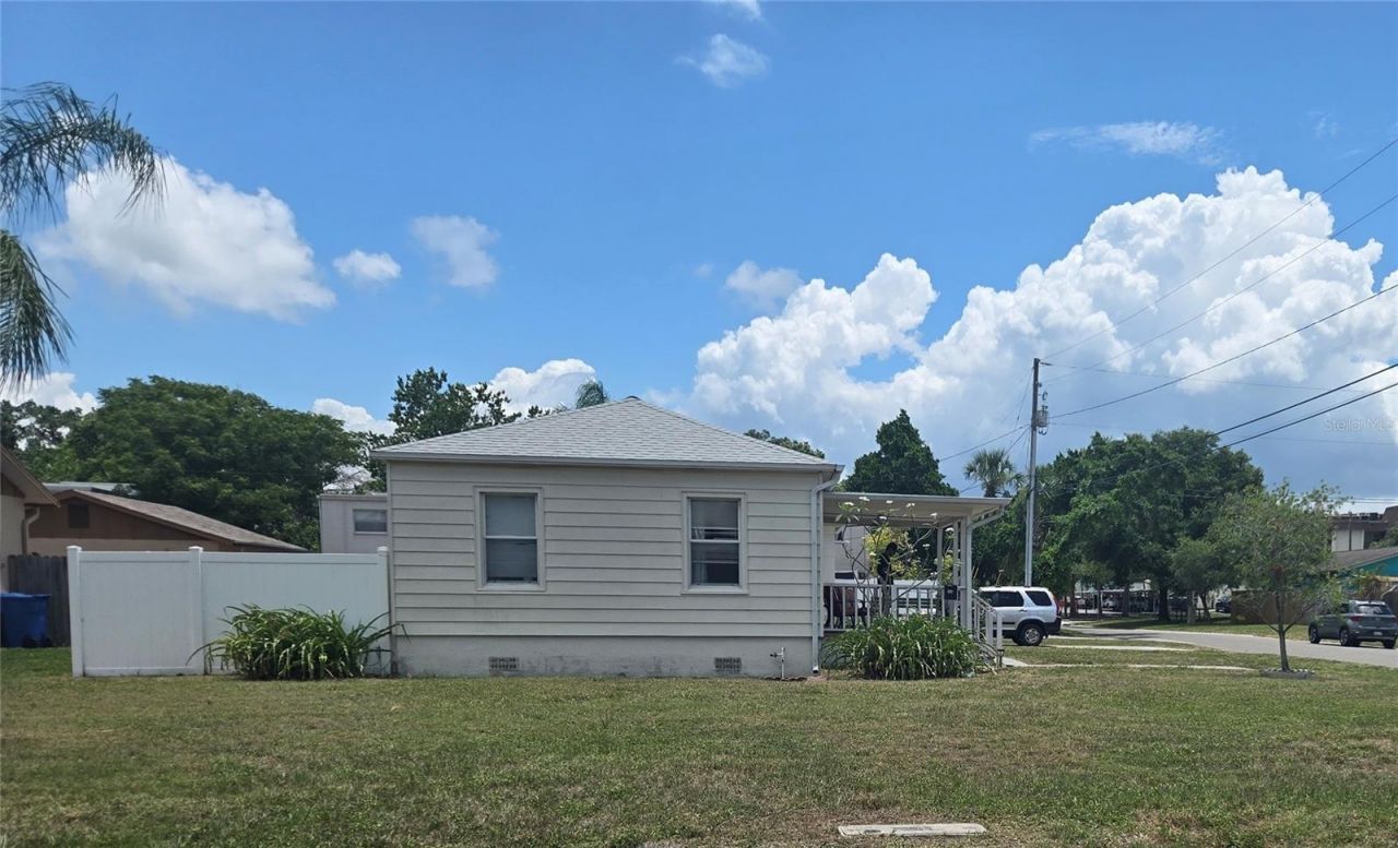 146 NE Madison Circle N, Saint Petersburg, FL 33702 Photo