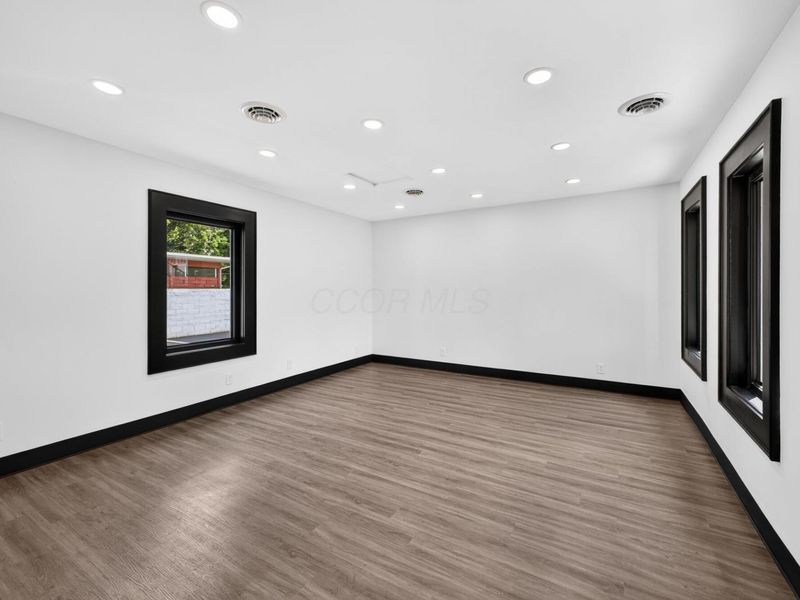 275 N High Street , Chillicothe, OH 45601 Photo 32