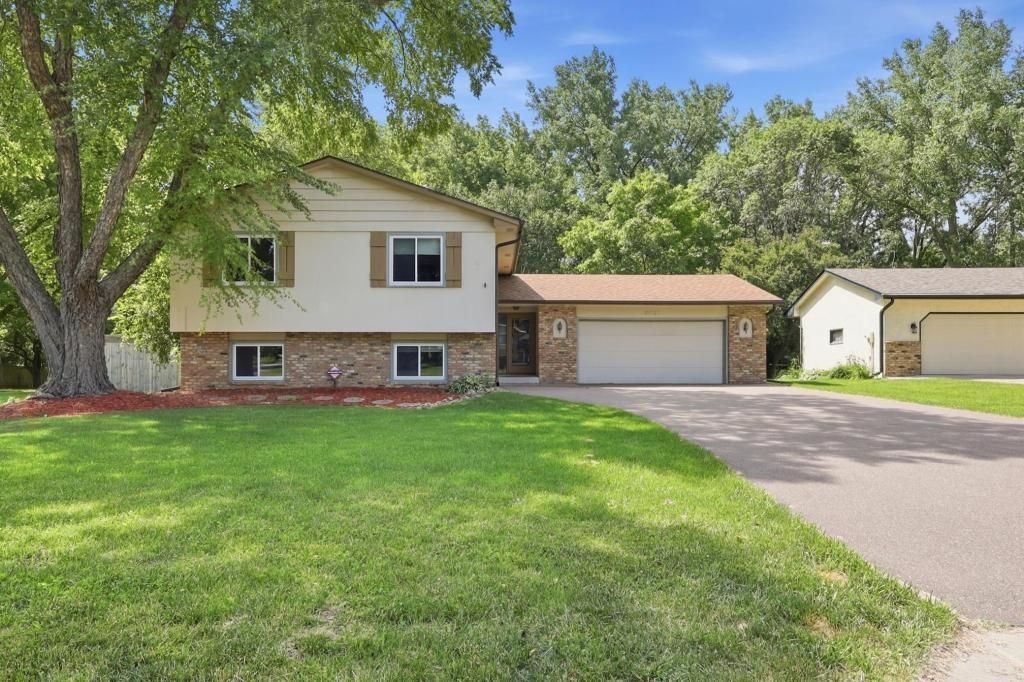 3501 77th Avenue N, Brooklyn Park, MN 55443 Main Photo