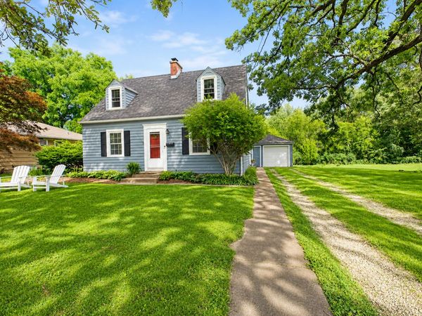 105 S Seymour Avenue , Grayslake, IL 60030