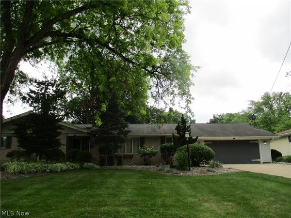 463 Arbor Circle , Youngstown, OH 44505
