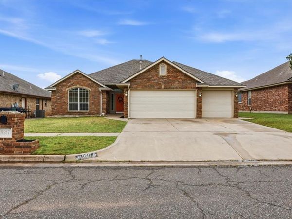 9217 Shady Grove Road, Moore, OK 73160