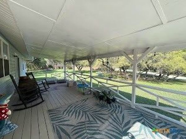 685 Eastview Drive , Canyon Lake, TX 78133