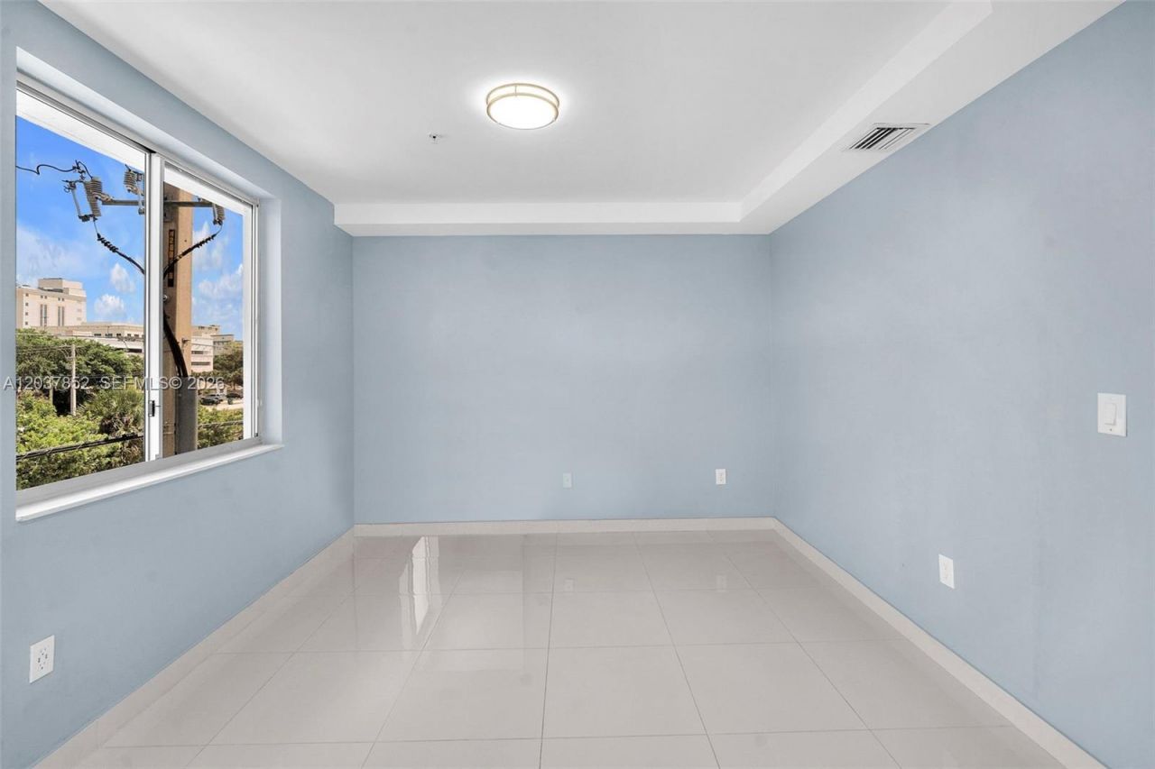 2651 NE 212th Ter , Unit 301, Miami, FL 33180 Photo