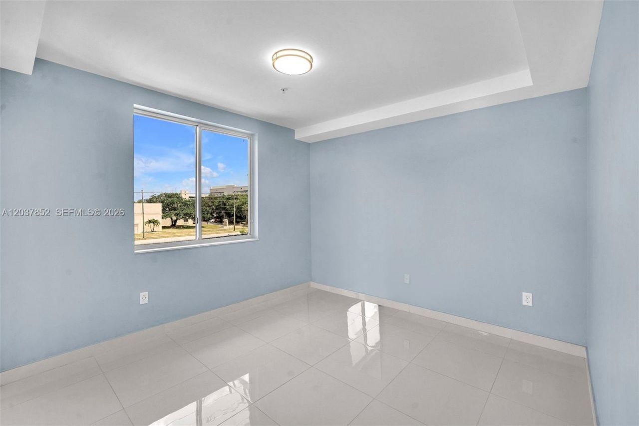 2651 NE 212th Ter , Unit 301, Miami, FL 33180 Photo