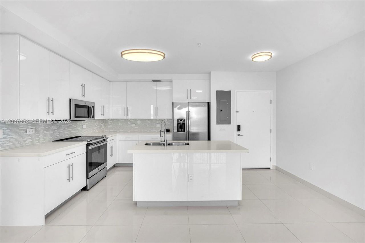 2651 NE 212th Ter , Unit 301, Miami, FL 33180 Photo