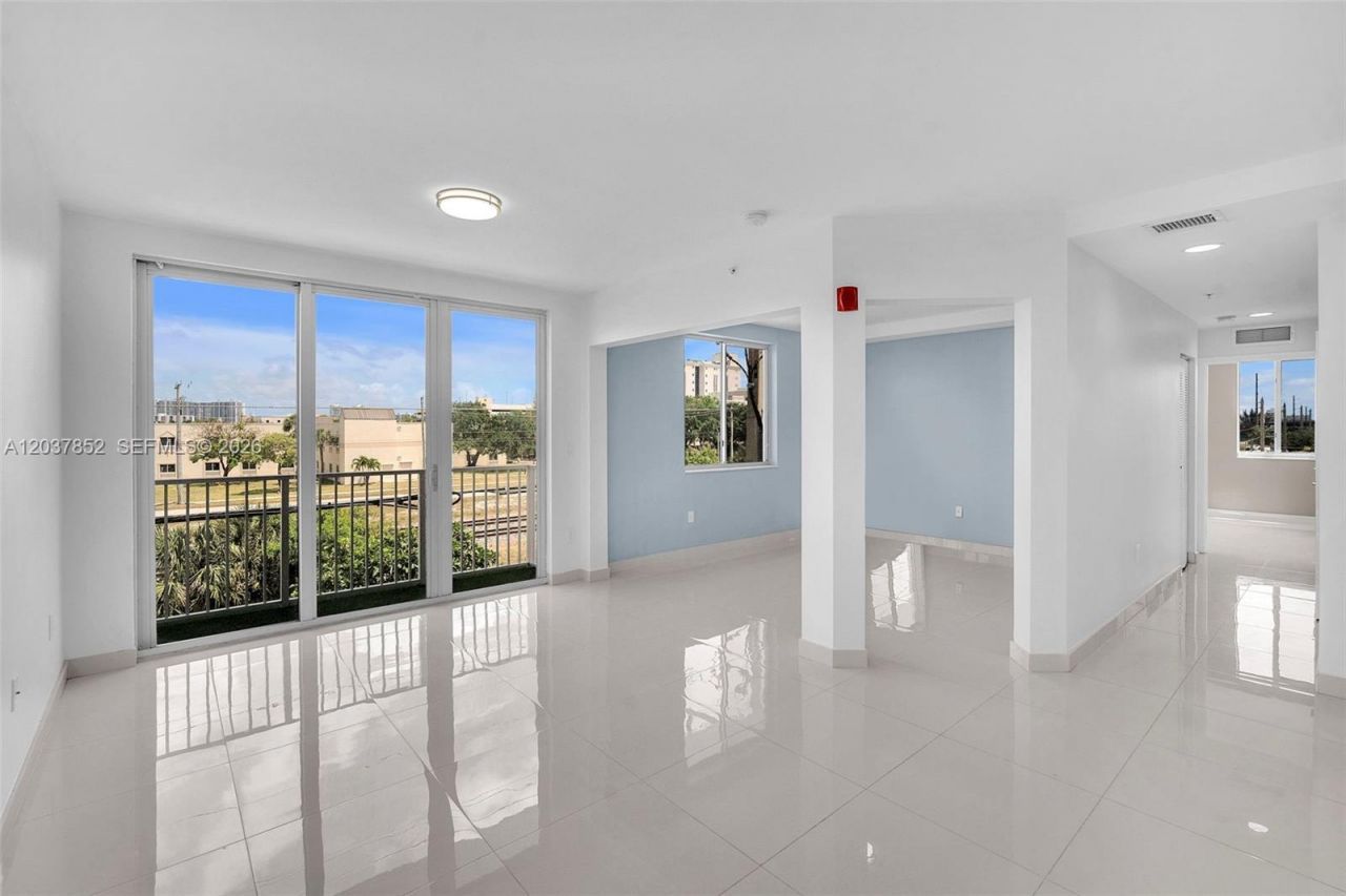 2651 NE 212th Ter , Unit 301, Miami, FL 33180 Photo