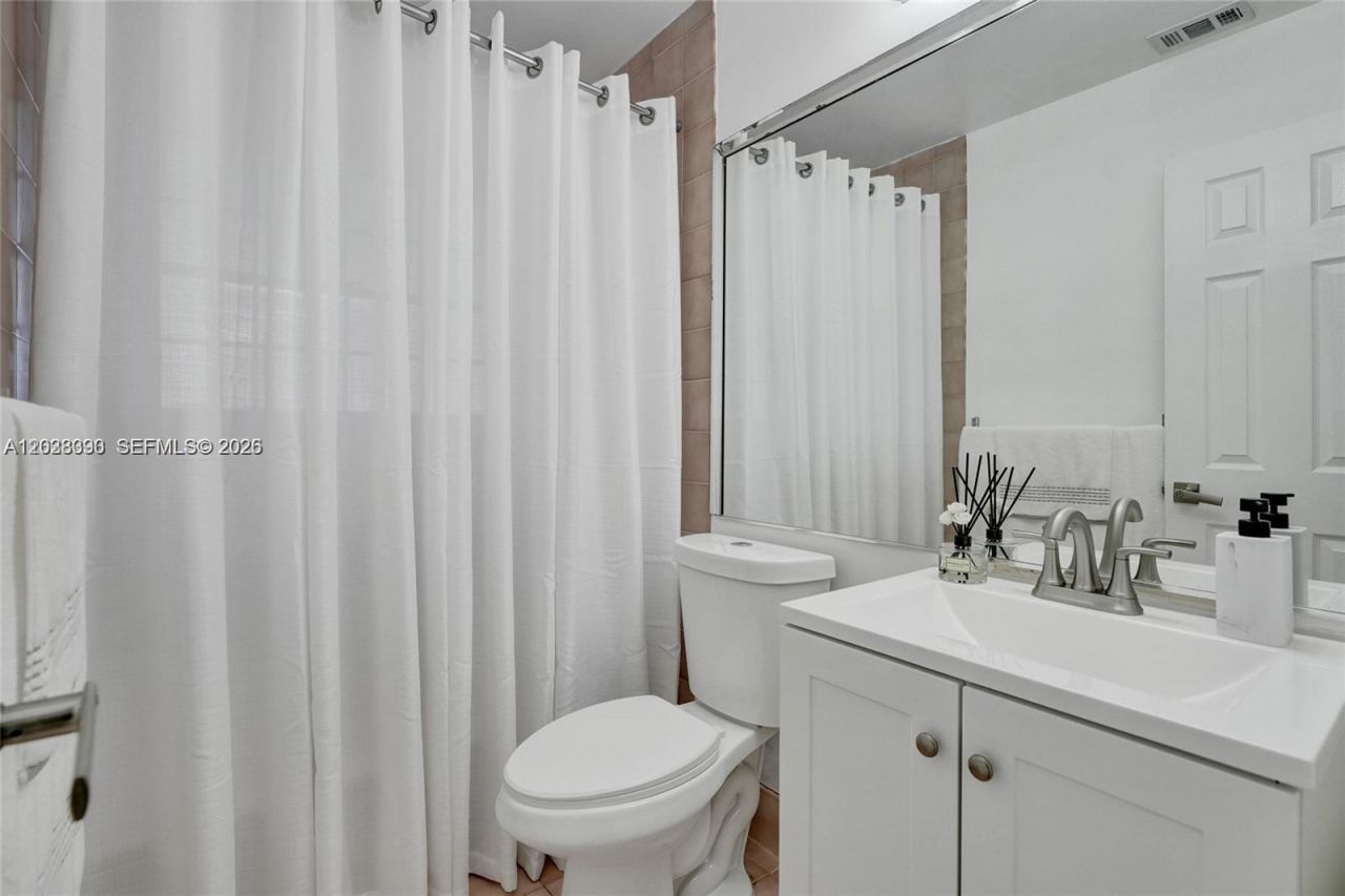 14049 SW 103rd Ter , Unit 1, Miami, FL 33186 Photo