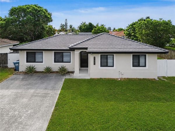 21965 SW 125th Ave , Miami, FL 33170