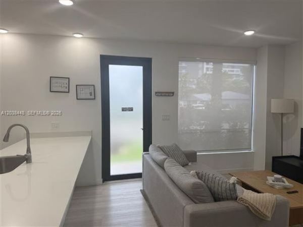 2201 Polk St, Unit 101, Hollywood, FL 33020