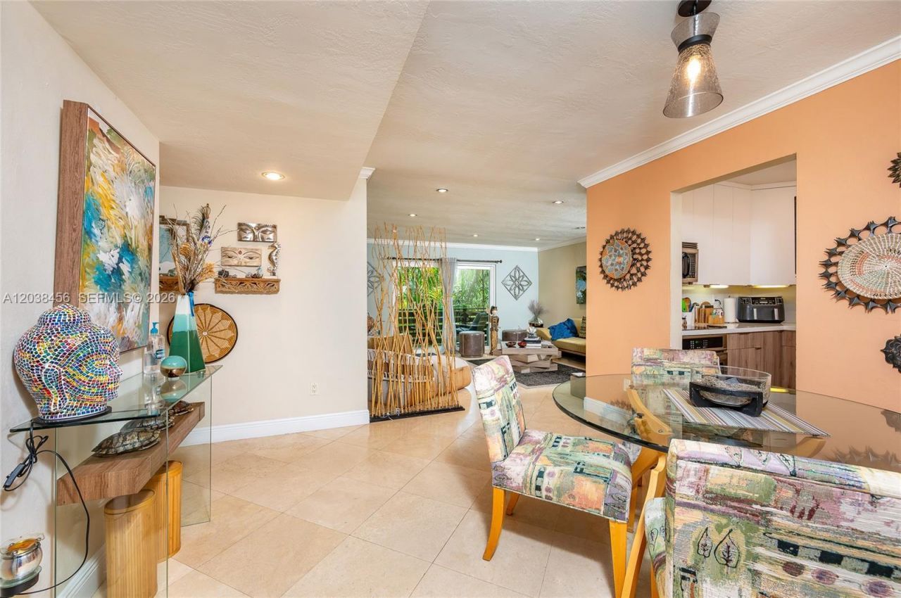 7483 SW 82nd St , Unit A206, Miami, FL 33143 Photo