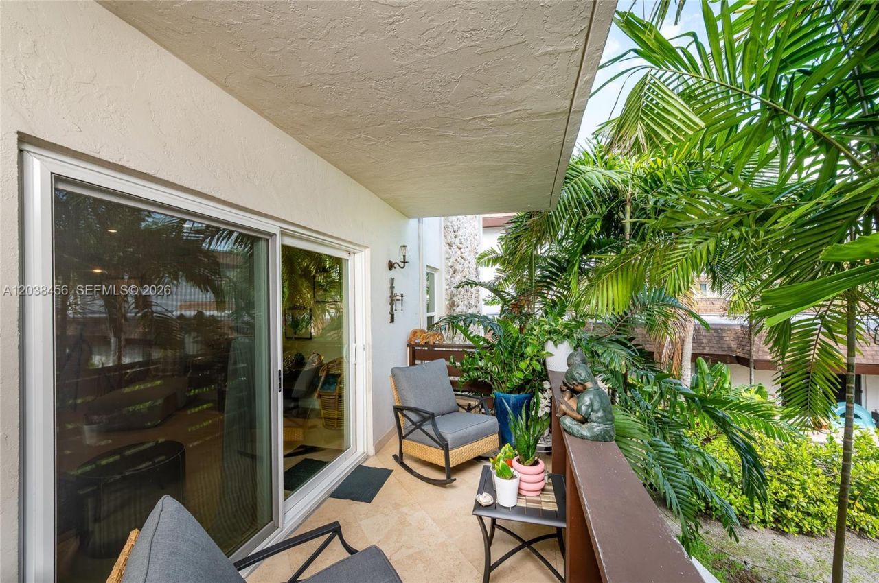 7483 SW 82nd St , Unit A206, Miami, FL 33143 Photo