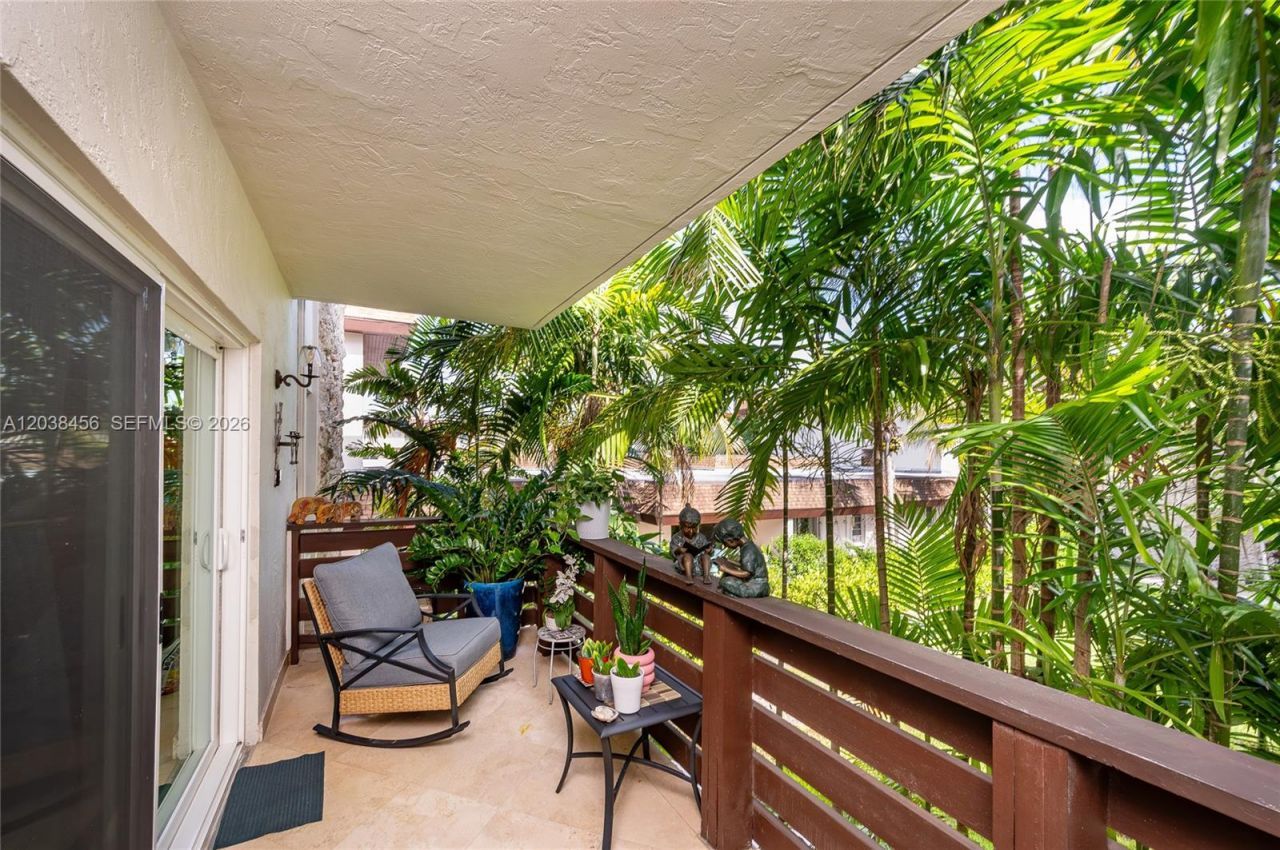 7483 SW 82nd St , Unit A206, Miami, FL 33143 Photo